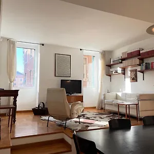  Apartment Sunny Side Trastevere Italy